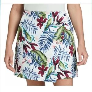 Lady Hagen Tropical Leaf Print Skort - White and Green